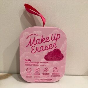The Original MakeUp Eraser Daily Makeup Remover in Pink NWT